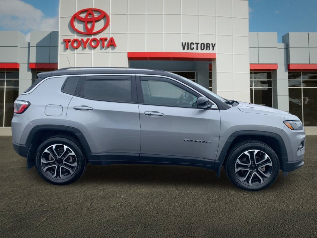 Used 2022 Jeep Compass Limited AWD/4WD image 2