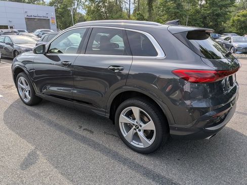 Used 2025 Audi Q5 Premium Plus w/ Premium Plus AWD/4WD image 5