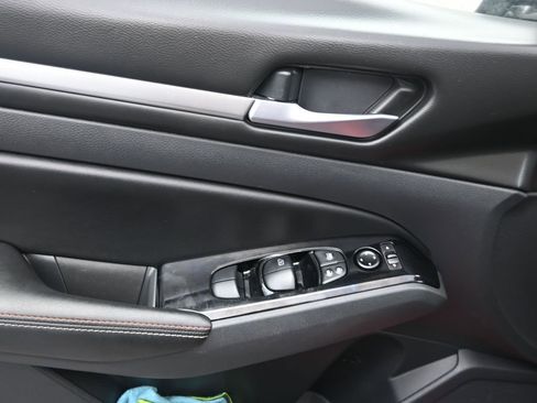 Used 2024 Nissan Altima 2.5 SR w/ SR Premium Package image 19