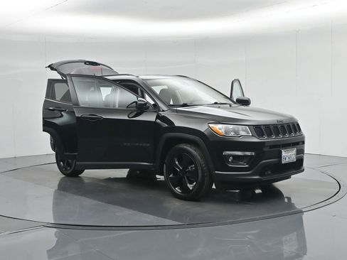 Used 2021 Jeep Compass Latitude image 35