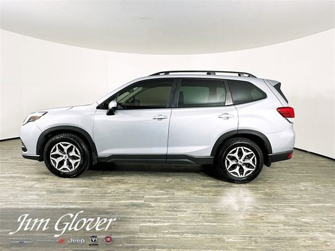 Used 2022 Subaru Forester Premium image 10