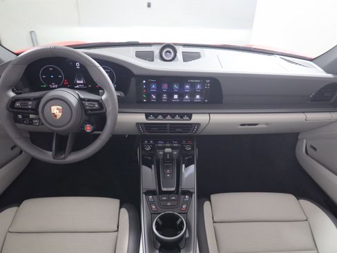 Used 2026 Porsche 911 Carrera RWD image 13