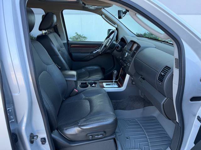 Used 2012 Nissan Pathfinder LE AWD/4WD image 22