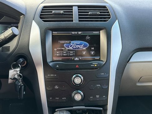 Used 2015 Ford Explorer XLT w/ Equipment Group 202A image 31