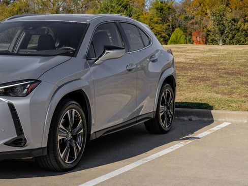 Used 2023 Lexus UX 250h FWD w/ Premium Package image 9