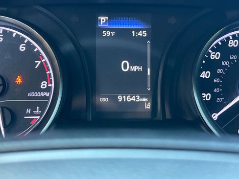 Used 2021 Toyota Camry SE image 24