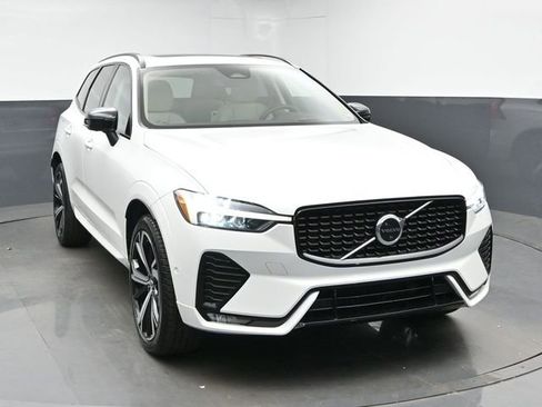 Used 2023 Volvo XC60 B5 Ultimate w/ Protection Package Premier AWD/4WD image 2