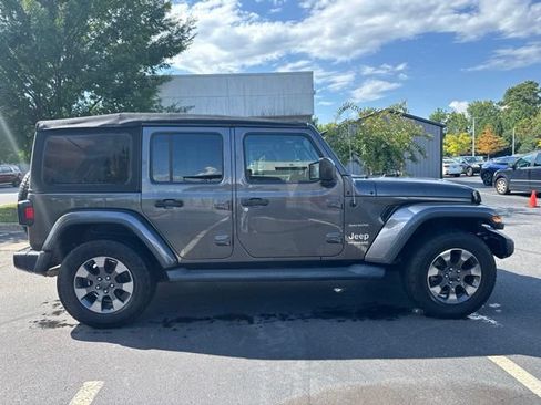 Used 2018 Jeep Wrangler Unlimited Sahara AWD/4WD image 6
