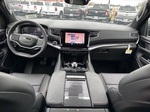 New 2024 Jeep Wagoneer Base w/ Convenience Group I image 7