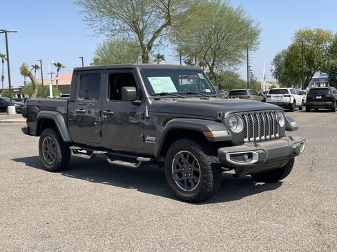 Used 2020 Jeep Gladiator Overland AWD/4WD image 7