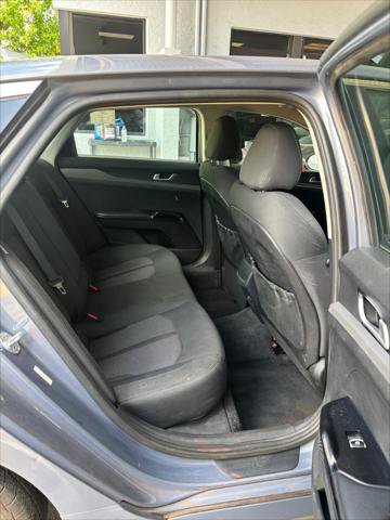 Used 2022 Kia K5 LXS FWD image 16