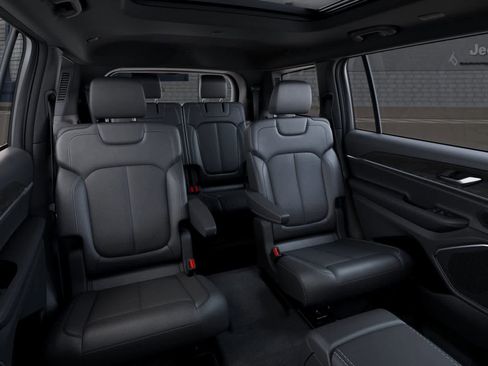 Used 2026 Jeep Grand Cherokee L Limited AWD/4WD image 15