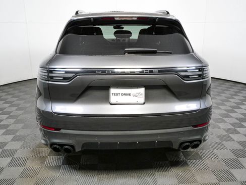 Certified 2023 Porsche Cayenne GTS w/ Premium Package AWD/4WD image 33