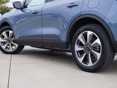 Used 2025 Ford Escape Platinum image 13