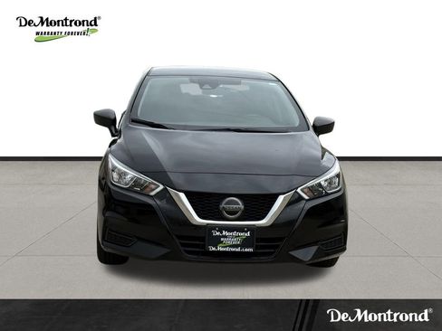 Used 2020 Nissan Versa S FWD image 2