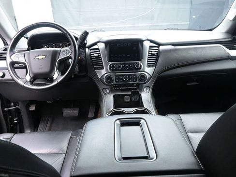 Used 2020 Chevrolet Suburban LT image 9