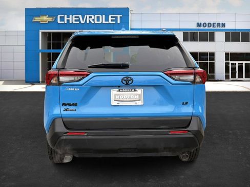 Used 2021 Toyota RAV4 LE image 3