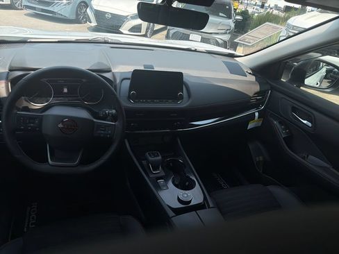 Certified 2026 Nissan Rogue SV AWD/4WD image 13