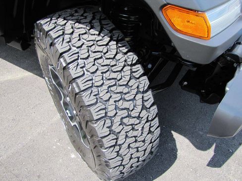 Used 2021 Jeep Wrangler Unlimited Rubicon 4xe w/ Dual Top Group image 35