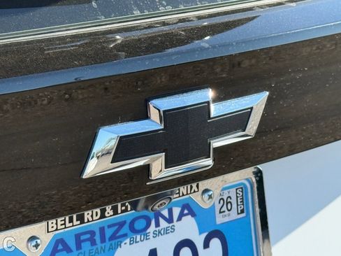 Used 2023 Chevrolet Bolt EUV Premier w/ Sun & Sound Package FWD image 8