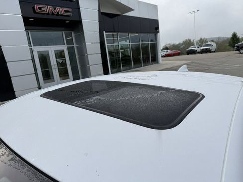 New 2026 Buick Envista Avenir image 10