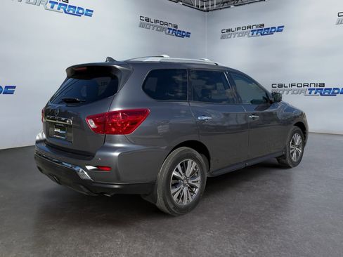 Used 2019 Nissan Pathfinder S image 5