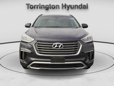 Used 2017 Hyundai Santa Fe SE image 2