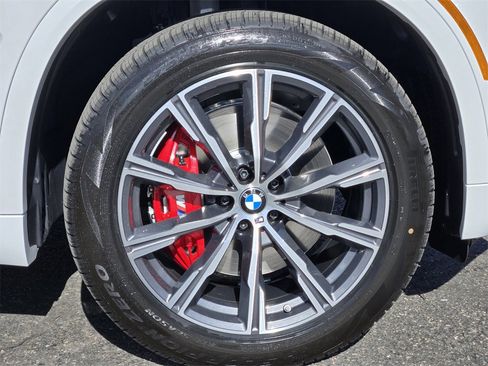 New 2026 BMW X5 xDrive40i w/ M Sport Package image 11