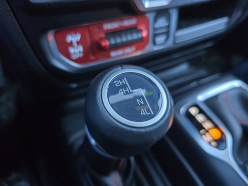 Used 2021 Jeep Wrangler Unlimited Rubicon w/ Xtreme Recon 35" Tire Package image 28