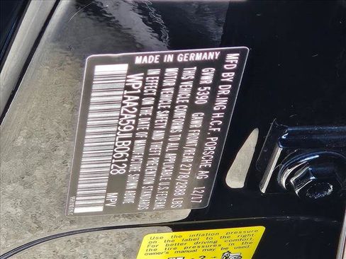 Used 2018 Porsche Macan AWD/4WD image 15
