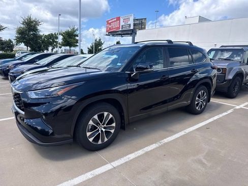 Used 2026 Toyota Highlander XLE AWD/4WD image 1
