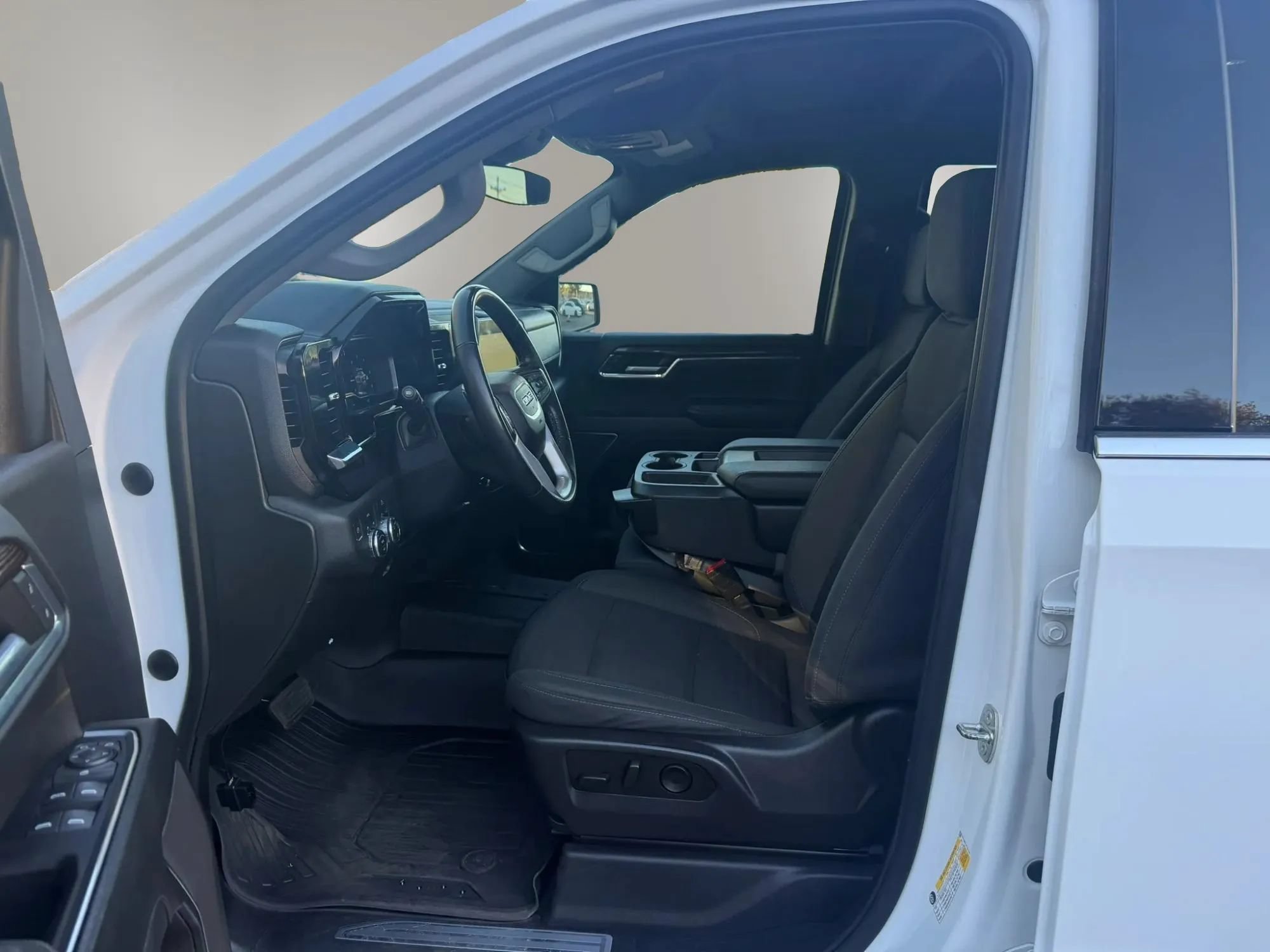 Used 2023 GMC Sierra 1500 SLE w/ Enhanced Capability Package AWD/4WD image 26