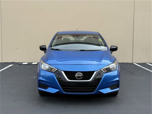 Used 2020 Nissan Versa S image 2