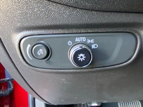 Used 2023 Chevrolet Equinox LT FWD image 15