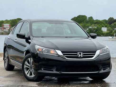 Used 2014 Honda Accord LX image 2