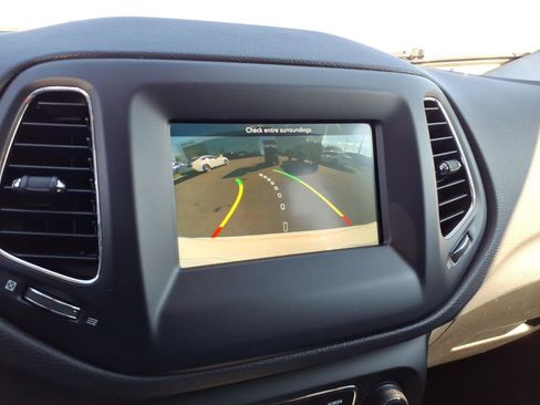 Used 2018 Jeep Compass Sport w/ Tech Group image 21