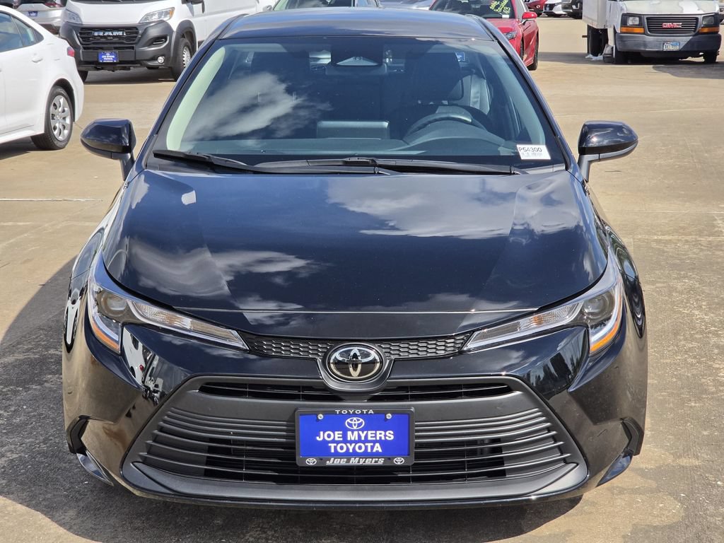 Used 2026 Toyota Corolla LE FWD image 3