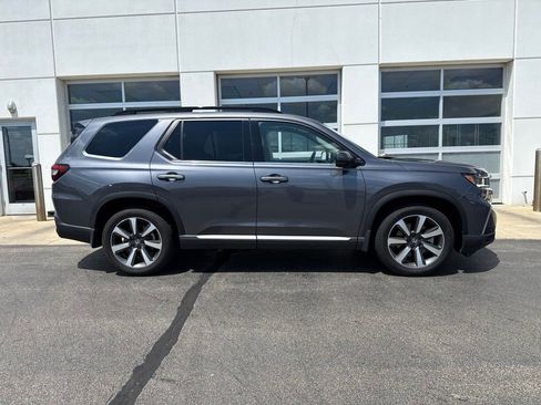 Used 2024 Honda Pilot Elite image 3