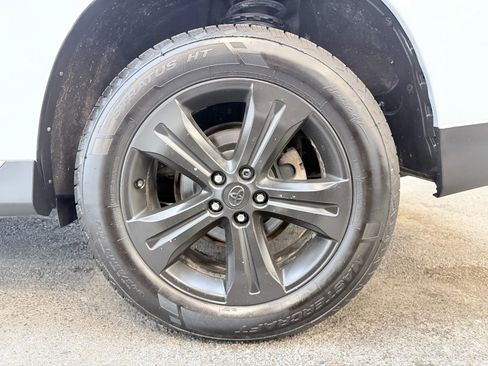 Used 2012 Toyota Highlander Limited w/ Tow Pkg image 7