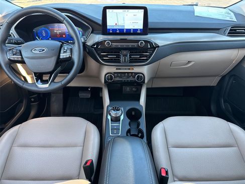 Used 2022 Ford Escape Titanium FWD image 21