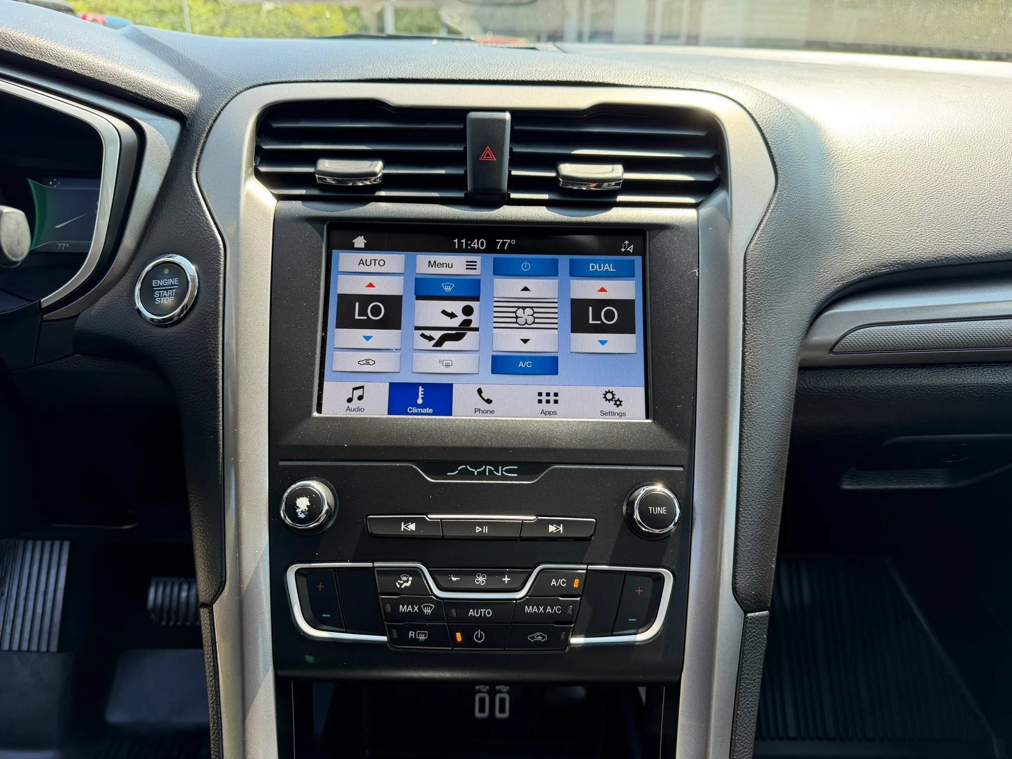 Used 2019 Ford Fusion SE FWD image 22