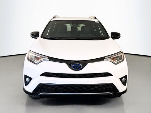 Used 2018 Toyota RAV4 SE w/ Advanced Technology Package AWD/4WD image 2