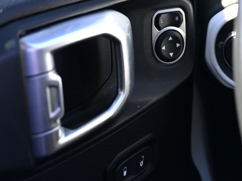 Used 2019 Jeep Wrangler Unlimited Sport S image 23