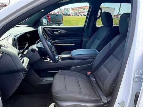 Used 2025 Chevrolet Traverse LT image 22