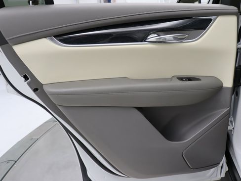 Used 2022 Cadillac XT6 Premium Luxury image 43