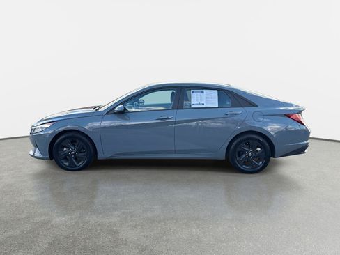 Used 2023 Hyundai Elantra SEL w/ Cargo Package image 8