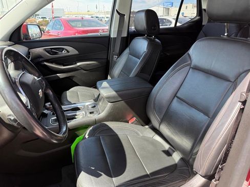 Used 2019 Chevrolet Traverse LT image 11