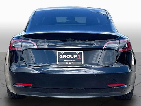 Used 2022 Tesla Model 3 Standard Range RWD image 4