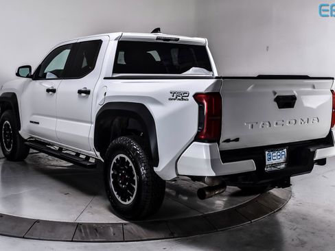 Used 2025 Toyota Tacoma TRD Off-Road image 6