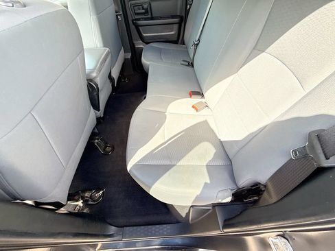 Used 2018 RAM 1500 Express w/ Express Value Package AWD/4WD image 27